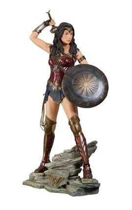 Preorder: Wonder Woman Life-Size Statue Wonder Woman 224 cm