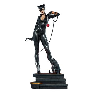 Preorder: DC Comics Premium Format Figure Catwoman 53 cm