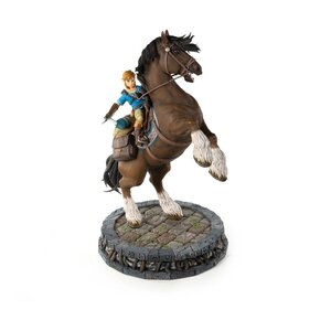 Preorder: The Legend of Zelda Breath of the Wild Statue Link on Horseback 56 cm