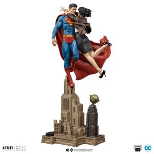 Preorder: DC Comics Diorama 1/6 Superman & Lois 57 cm