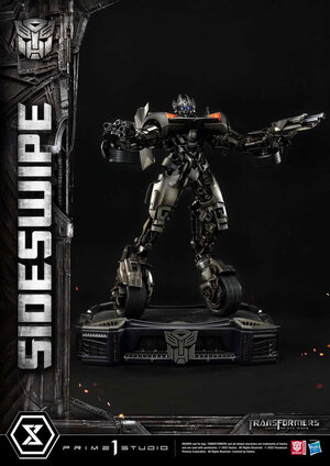 Preorder: Transformers PVC Statue Sideswipe 57 cm