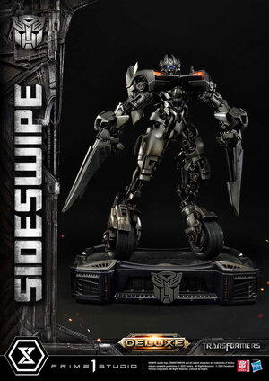 Preorder: Transformers: Dark of the Moon PVC Statue Sideswipe Deluxe Bonus Version 57 cm