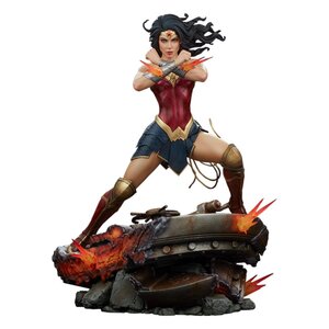 Preorder: DC Comics Premium Format Statue Wonder Woman: Saving the Day 50 cm