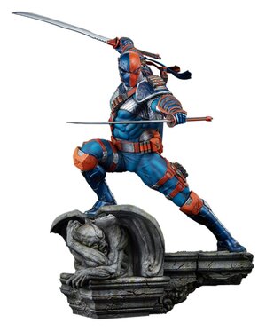 Preorder: DC Comics Premium Format Statue Deathstroke 61 cm