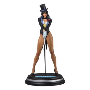 Preorder: DC Direct DC Cover Girls Resin Statue Zatanna by J. Scott Campbell 23 cm