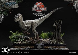 Preorder: Jurassic Park III Legacy Museum Collection Statue 1/6 Velociraptor Female 44 cm
