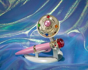 Preorder: Sailor Moon Proplica Replicas Transformation Brooch & Disguise Pen Set Brilliant Color Edition