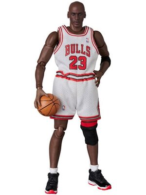 Preorder: NBA MAFEX Action Figure Michael Jordan - Chicago Bulls HOME 17 cm