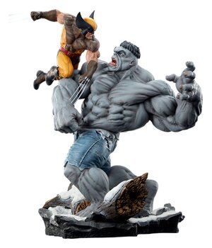 Preorder: Marvel Statue Grey Hulk vs Wolverine 58 cm