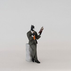 Blacksad: Blacksad on a Pile of Comics Figure