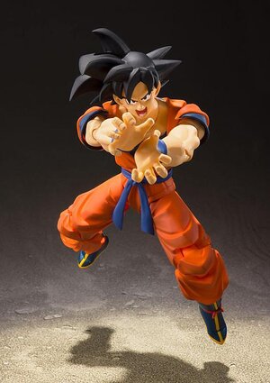 Dragonball Z S.H. Figuarts Action Figure - Son Goku (A Saiyan Raised on Earth)